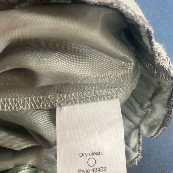 J. Crew pull on lace gray skirt sz 6 - Picture 6 of 9